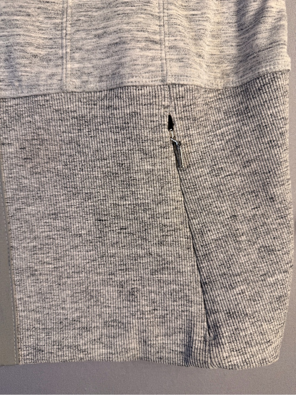 Athleta Women’s Heather Gray Victory Hoody Fitted Zip Jacket Size Small - Picture 3 of 12